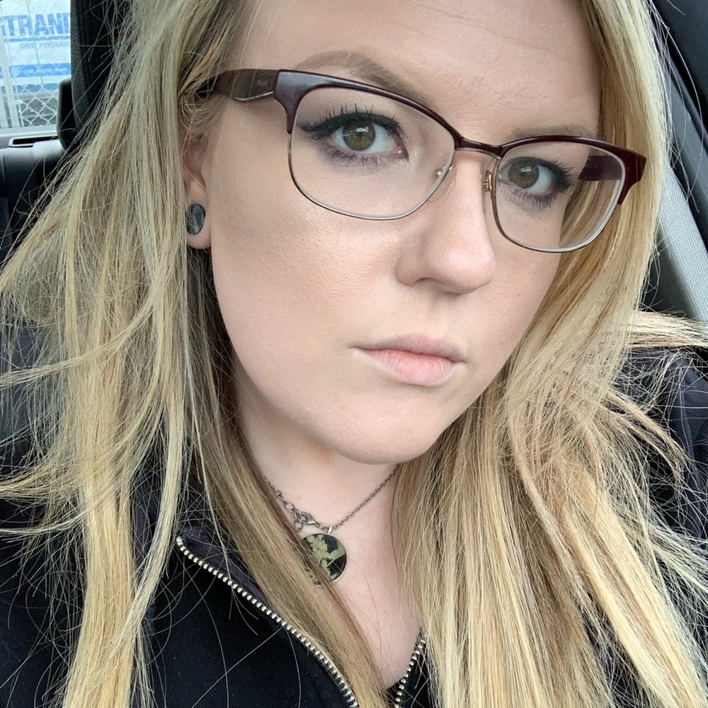 Meet your Posher, Bobbie